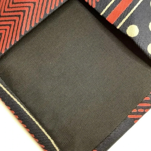 2/$30 VINTAGE Navy Silk Stripe Tie & Pocket Square - Picture 6 of 16
